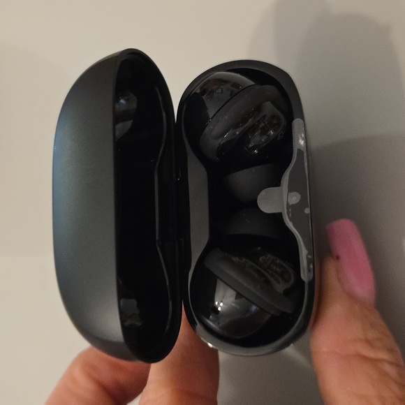 Bose QuietComfort  Black Wireless Earbuds(Read Description) - Picture 5 of 5